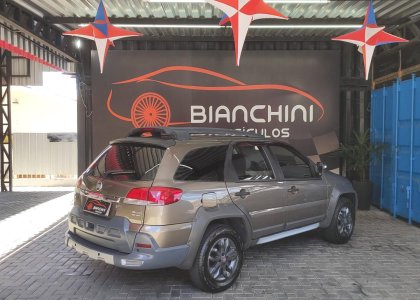 FIAT PALIO1.8 MPI ADVENTURE WEEKEND 16V FLEX 4P AUTOMÁTICO