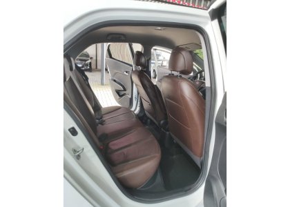 HYUNDAI HB201.6 PREMIUM 16V FLEX 4P AUTOMÁTICO