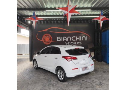 HYUNDAI HB201.6 PREMIUM 16V FLEX 4P AUTOMÁTICO