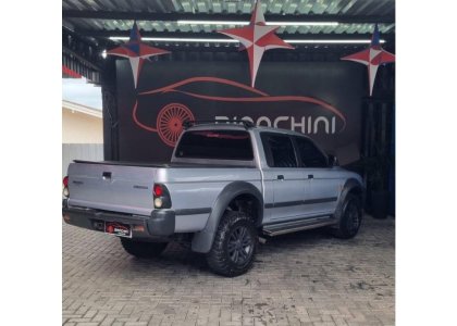 MITSUBISHI L200 OUTDOOR 2.5 HPE 4X4 CD 8V TURBO INTERCOOLER DIESEL 4P AUTOMÁTICO