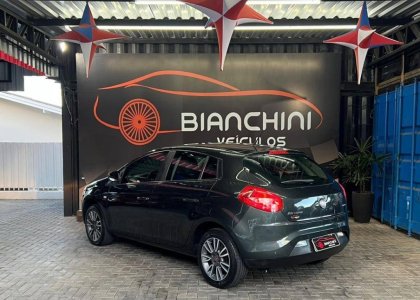 FIAT BRAVO1.8 ESSENCE 16V FLEX 4P AUTOMÁTICO