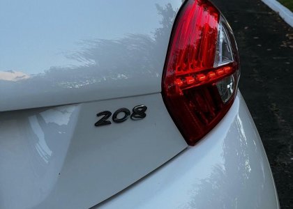 peugeot 208 1.6 griffe