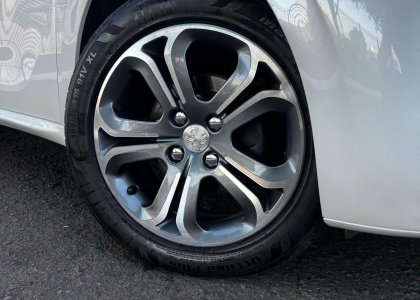 peugeot 208 1.6 griffe
