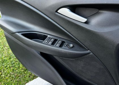 onix sedan plus 1.0 turbo ltz at sedan 2024