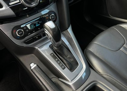 focus 2.0 titanium plus sedan