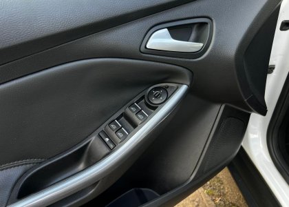 focus 2.0 titanium plus sedan