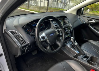 focus 2.0 titanium plus sedan