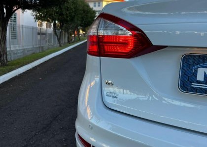 new fiesta sedan 1.6 aut.