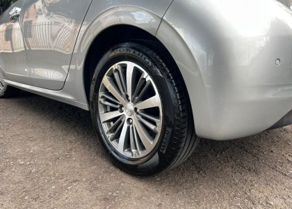 peugeot 208 1.6 griffe
