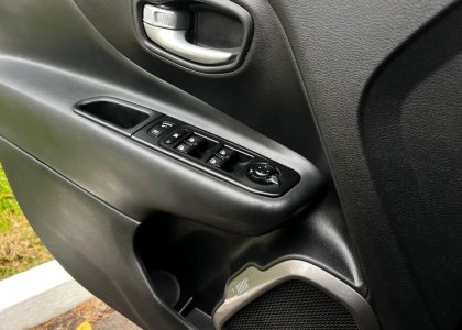 jeep renegade longitude t270 1.3 tb 4x2 flex aut 2024