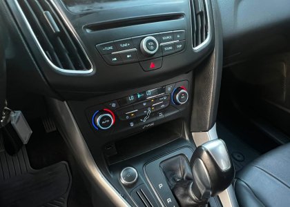 ford focus hatch se plus 2.0 2019