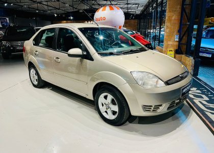 Ford Fiesta Sed. Personnalité 1.0 8V 4p 2006 Flex