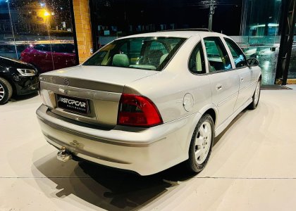 GM - Chevrolet Vectra CD 2.2 16V / 2.0 16V Mec./Aut. 2002 Gasolina