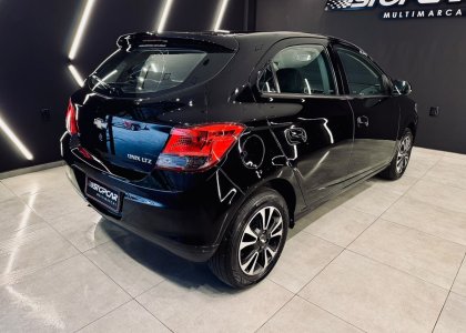 GM - Chevrolet ONIX HATCH LTZ 1.4 8V FlexPower 5p Mec. 2015 Flex