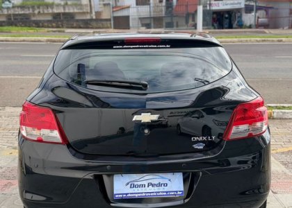 GM - Chevrolet ONIX HATCH LT 1.0 8V FlexPower 5p Mec. 2013 Flex