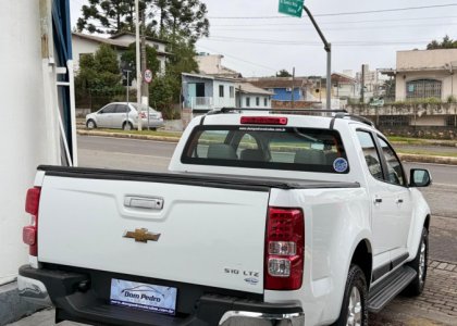 GM - Chevrolet S10 Pick-Up LTZ 2.8 TDI 4x2 CD Dies. Mec 2013 Flex