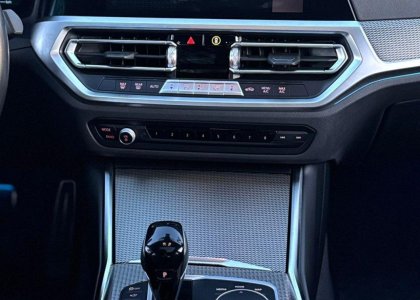BMW 330e