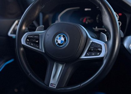 BMW 330e