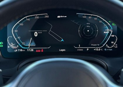 BMW 330e