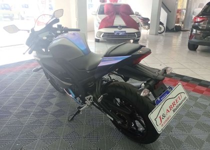 Yamaha YZF R1