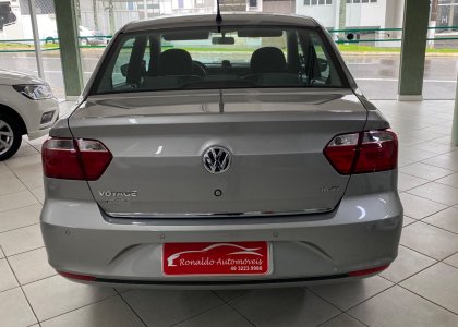 Volkswagen Voyage