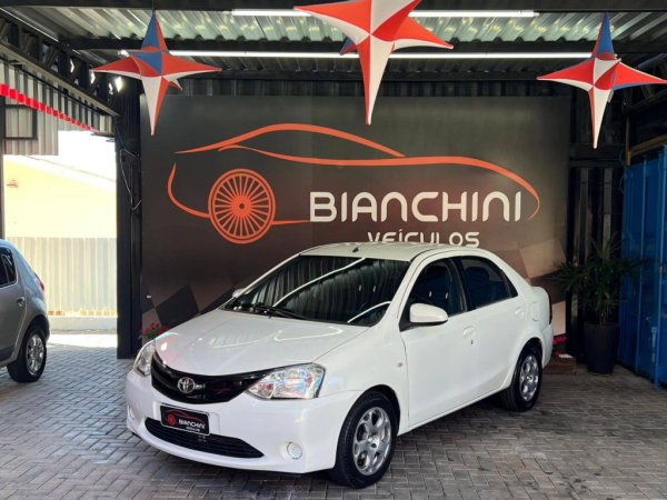 TOYOTA ETIOS1.5 XS SEDAN 16V FLEX 4P MANUAL