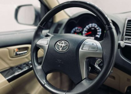 Toyota Hilux SW 4